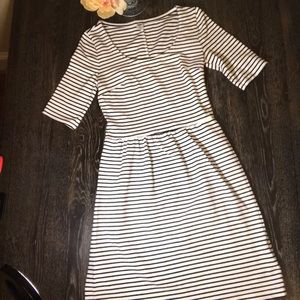 🛍Black & white stripe dress